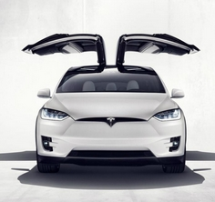 A Tesla Model X 60D az új belépőszintű amerikai SUV