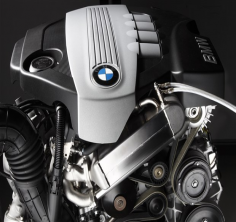 A BMW több mint 200 ezer autót hív vissza csak Európában